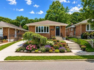 22659 76th Road, Oakland Gardens, NY 11364