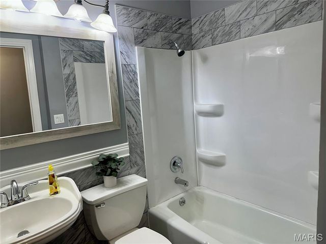 47 Julie Lane, St Peters, MO 63376