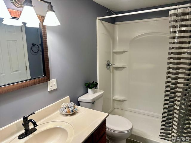 47 Julie Lane, St Peters, MO 63376