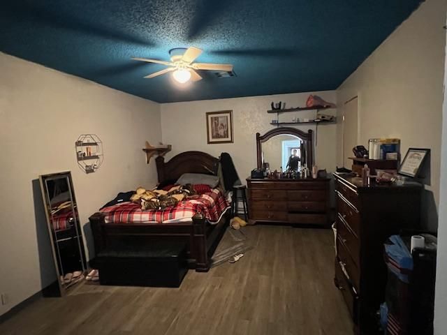 729 NW 15th Street, Moore, OK 73160