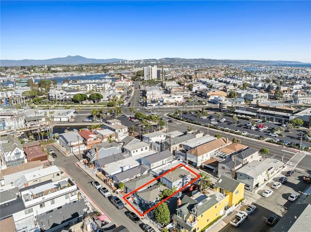 304 33rd Street, Newport Beach, CA 92663