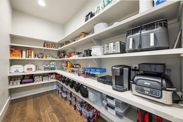 1864 N Heirloom Pl, Eagle, ID 83616