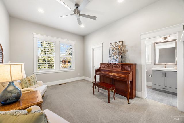 1864 N Heirloom Pl, Eagle, ID 83616