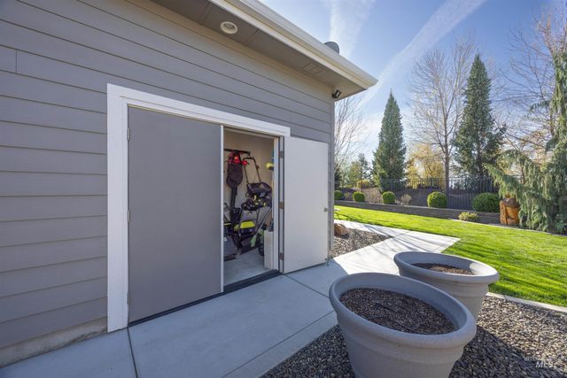 1864 N Heirloom Pl, Eagle, ID 83616