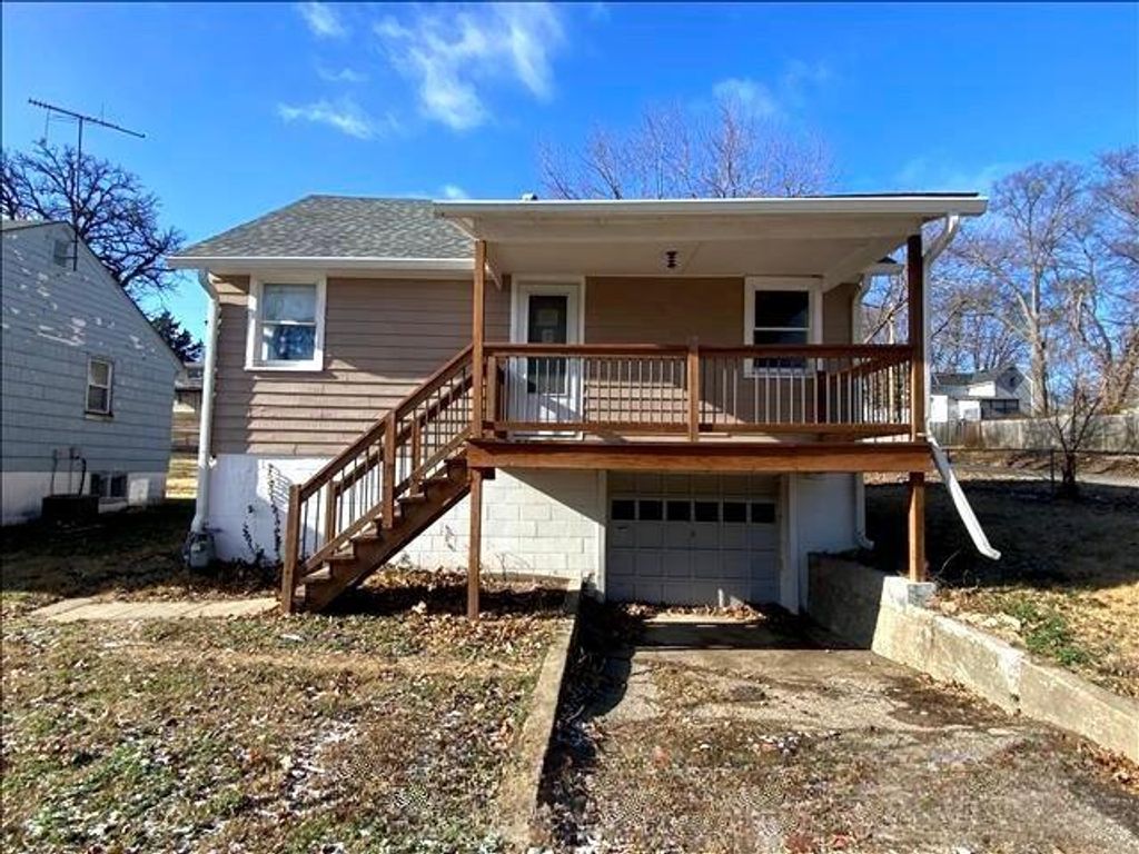 1800 ROSE Street, Leavenworth, KS 66048