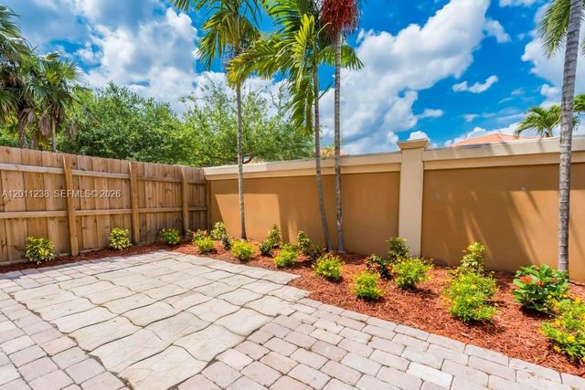 15213 SW 30th Ter, Miami, FL 33185