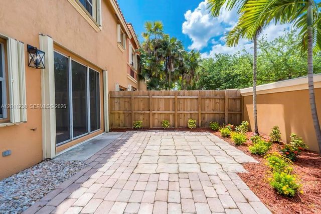 15213 SW 30th Ter, Miami, FL 33185