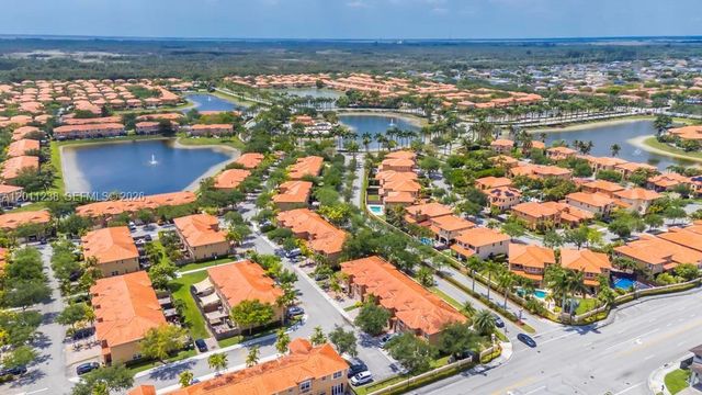 15213 SW 30th Ter, Miami, FL 33185