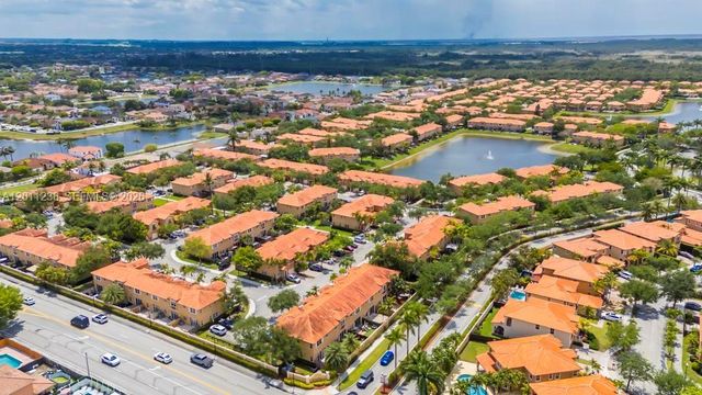 15213 SW 30th Ter, Miami, FL 33185