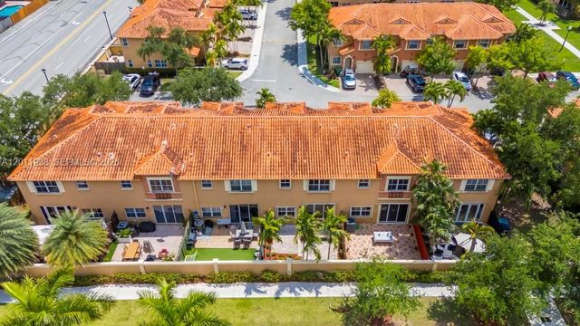 15213 SW 30th Ter, Miami, FL 33185