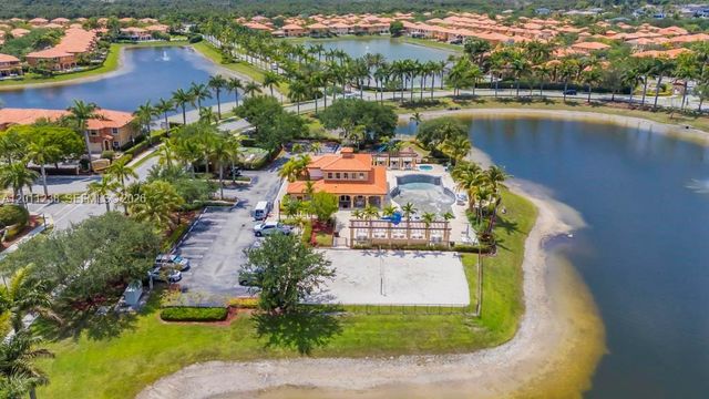 15213 SW 30th Ter, Miami, FL 33185
