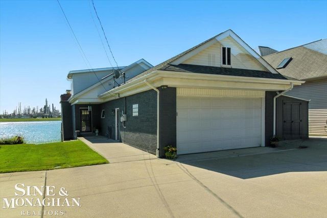 69 Gratiot Boulevard, Marysville, MI 48040