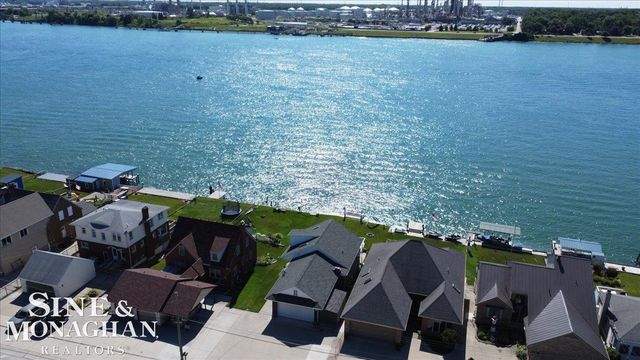 69 Gratiot Boulevard, Marysville, MI 48040