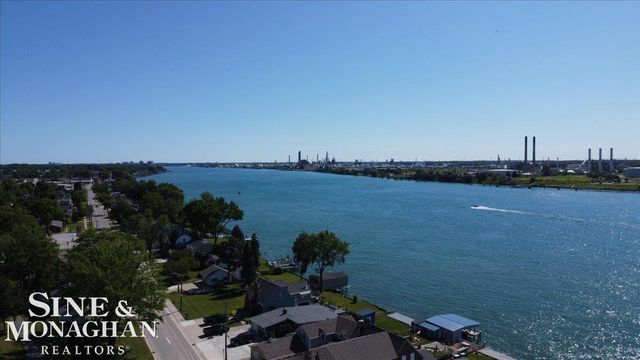 69 Gratiot Boulevard, Marysville, MI 48040