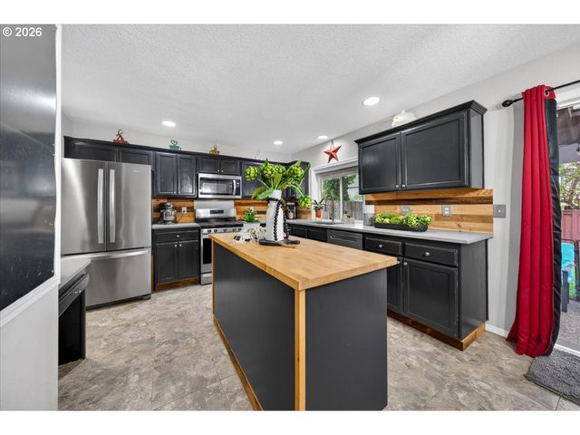 12566 Nw MAPLECREST Way, Banks, OR 97106