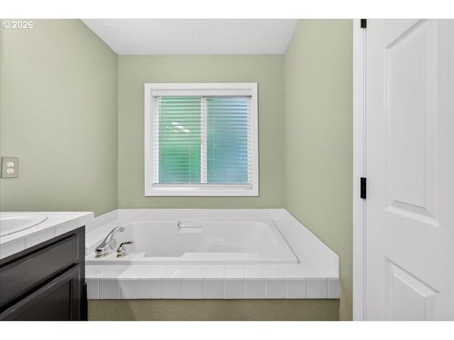 12566 Nw MAPLECREST Way, Banks, OR 97106