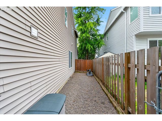12566 Nw MAPLECREST Way, Banks, OR 97106