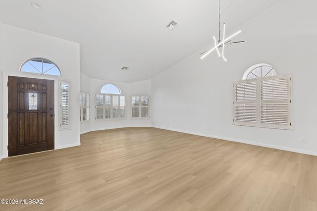 10632 E Barclay Park Loop, Tucson, AZ 85748