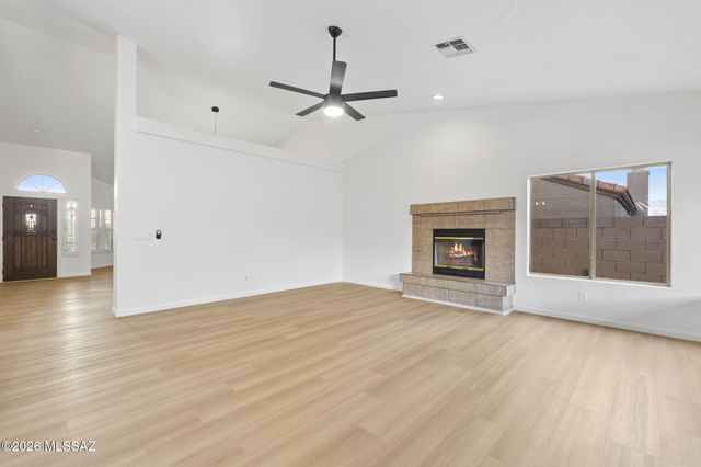 10632 E Barclay Park Loop, Tucson, AZ 85748