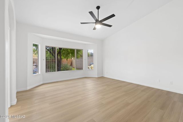 10632 E Barclay Park Loop, Tucson, AZ 85748