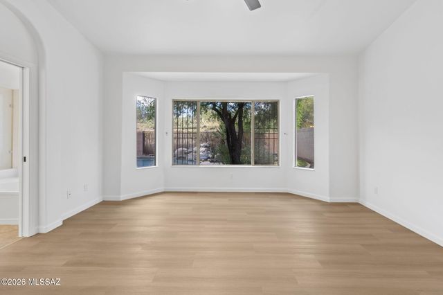 10632 E Barclay Park Loop, Tucson, AZ 85748