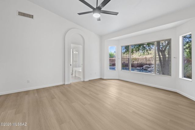 10632 E Barclay Park Loop, Tucson, AZ 85748