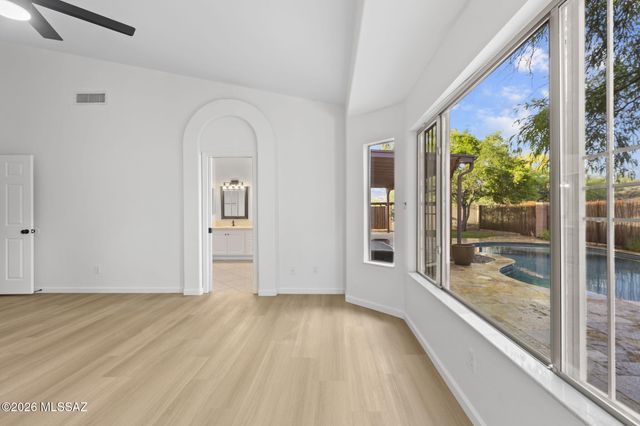 10632 E Barclay Park Loop, Tucson, AZ 85748