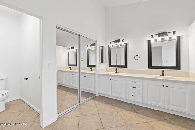 10632 E Barclay Park Loop, Tucson, AZ 85748