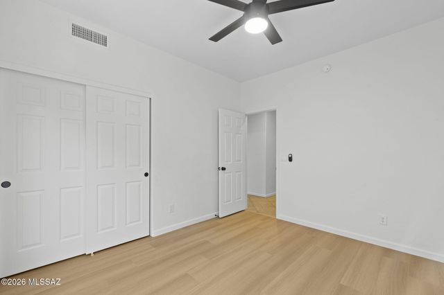 10632 E Barclay Park Loop, Tucson, AZ 85748