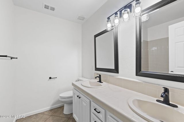 10632 E Barclay Park Loop, Tucson, AZ 85748