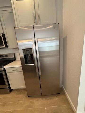 25936 N 22nd Lane, Phoenix, AZ 85085