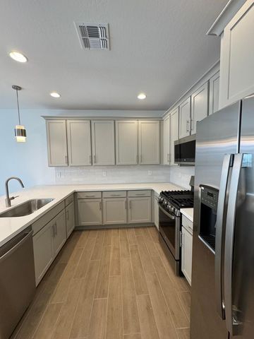 25936 N 22nd Lane, Phoenix, AZ 85085