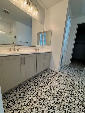 25936 N 22nd Lane, Phoenix, AZ 85085