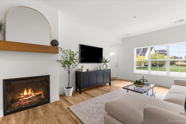 48510 Bridge Way 563, Canton Charter Township, MI 48188