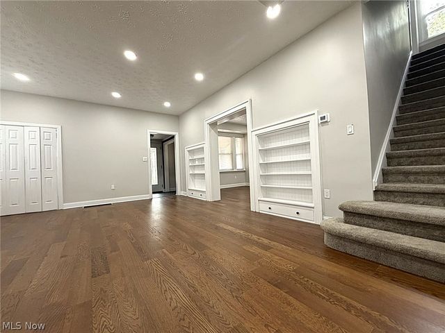 19625 Chagrin Boulevard, Shaker Heights, OH 44122