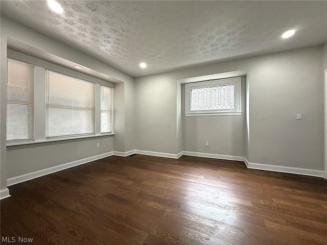 19625 Chagrin Boulevard, Shaker Heights, OH 44122