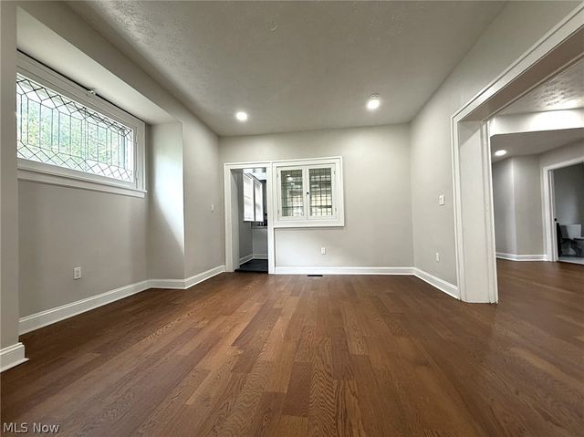19625 Chagrin Boulevard, Shaker Heights, OH 44122