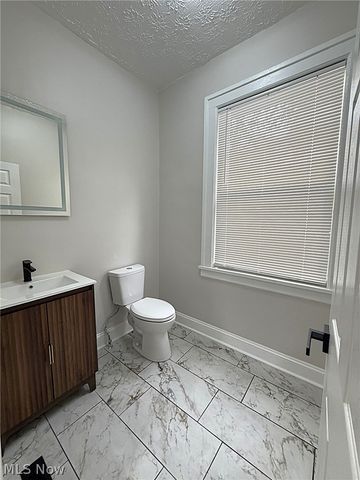 19625 Chagrin Boulevard, Shaker Heights, OH 44122