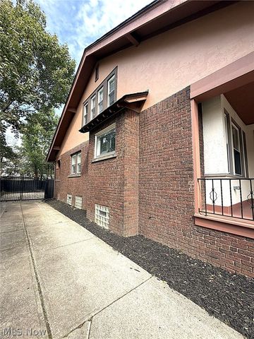 19625 Chagrin Boulevard, Shaker Heights, OH 44122