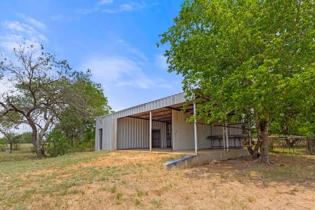 411 Fm 86 Highway, Red Rock, TX 78662