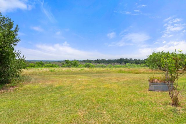 411 Fm 86 Highway, Red Rock, TX 78662