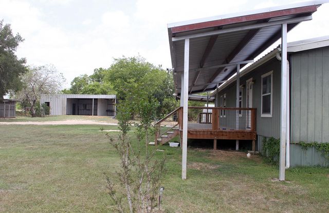 411 Fm 86 Highway, Red Rock, TX 78662