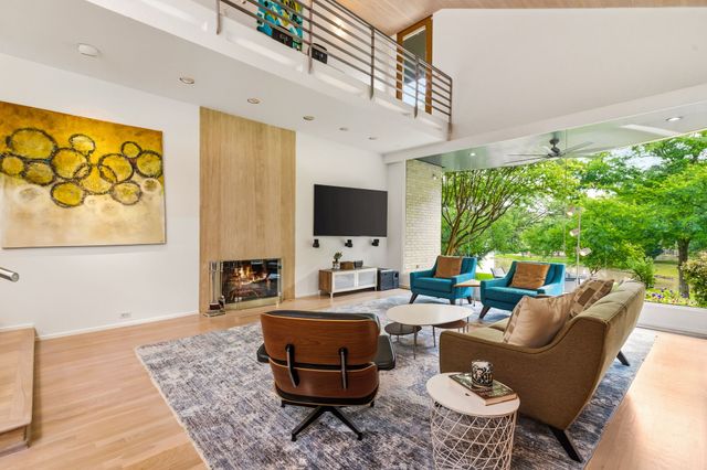 9 Hallshire Court, Dallas, TX 75225