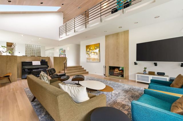 9 Hallshire Court, Dallas, TX 75225