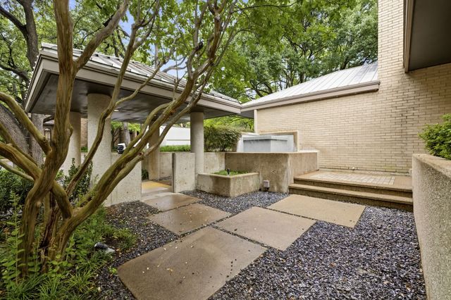 9 Hallshire Court, Dallas, TX 75225