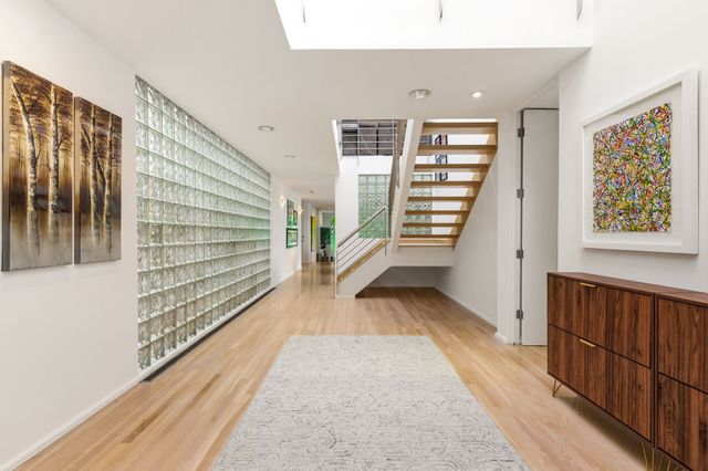 9 Hallshire Court, Dallas, TX 75225