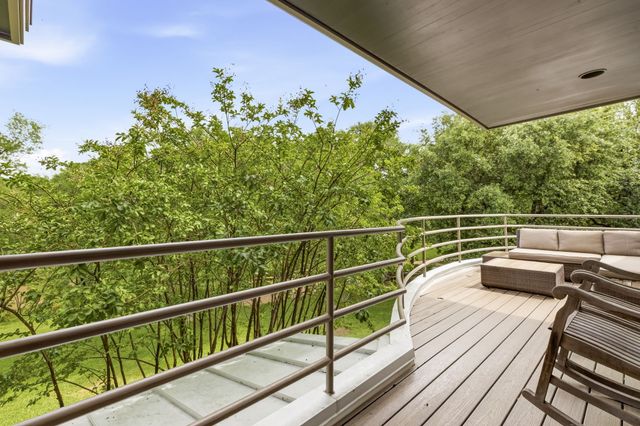 9 Hallshire Court, Dallas, TX 75225