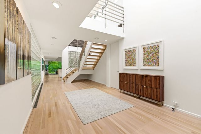 9 Hallshire Court, Dallas, TX 75225