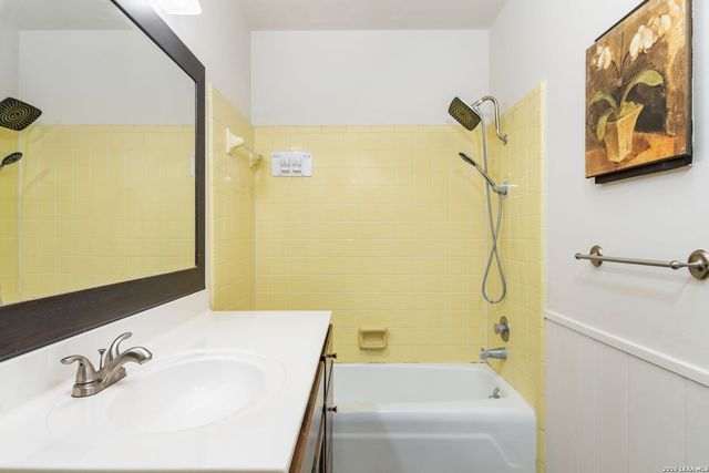 3023 COLONY DR, San Antonio, TX 78230