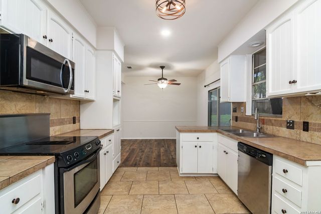 3023 COLONY DR, San Antonio, TX 78230